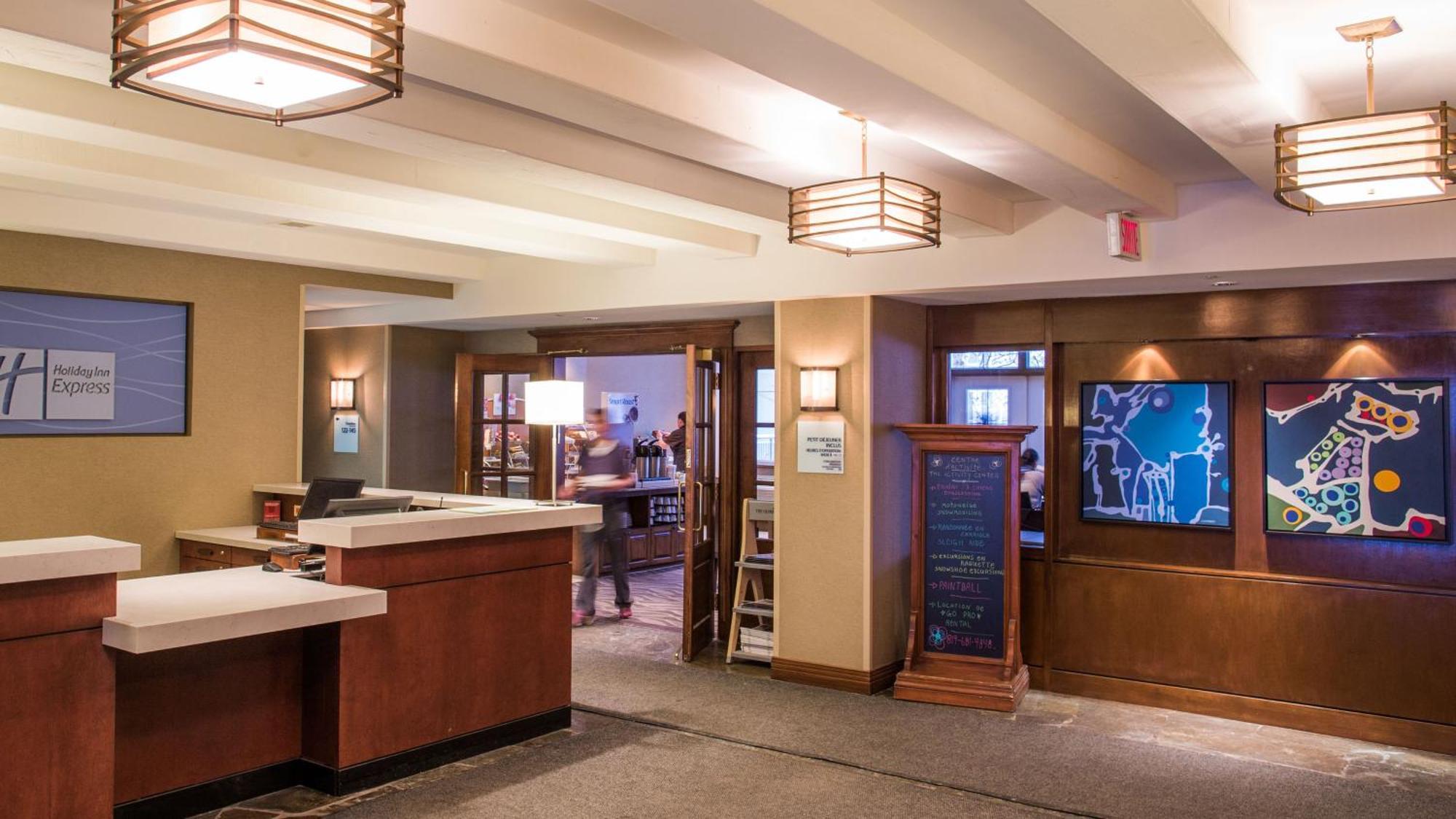 Holiday Inn Express & Suites Tremblant By Ihg Mont-Tremblant Exteriér fotografie