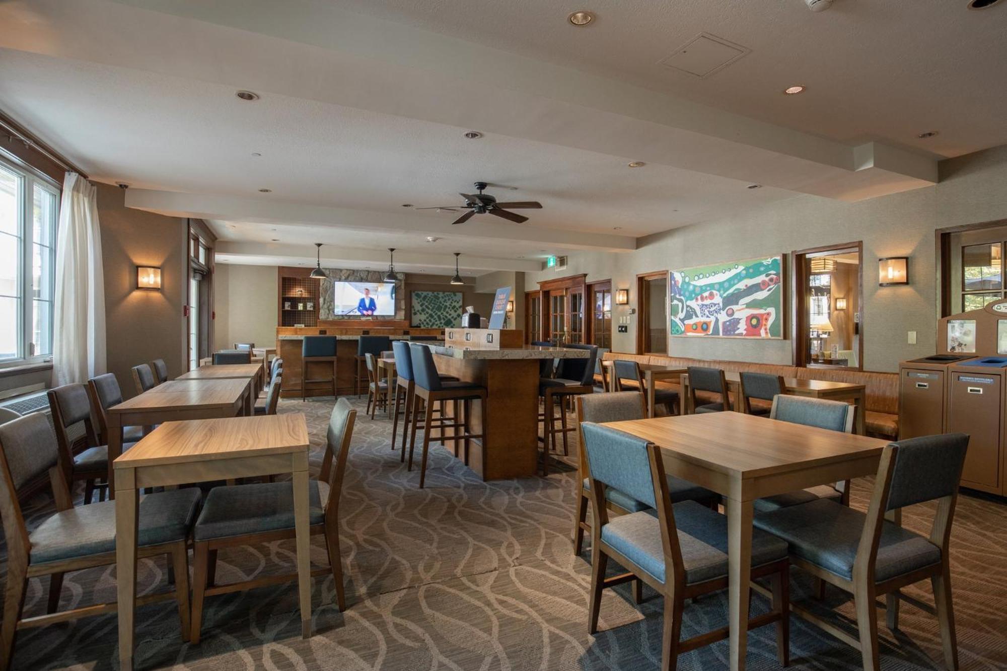 Holiday Inn Express & Suites Tremblant By Ihg Mont-Tremblant Exteriér fotografie